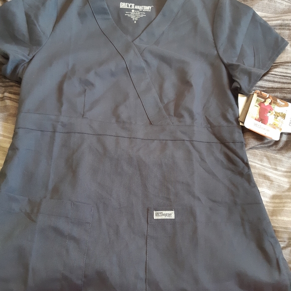 Greys Anatomy scrub top - Picture 3 of 5